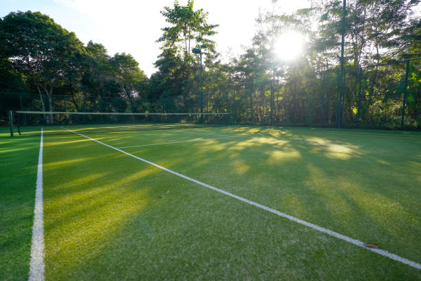 Quelles stratégies de gestion de projet sont recommandées pour la construction de courts de tennis à Toulon?